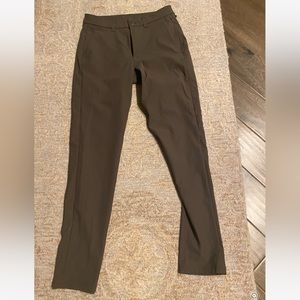 Lululemon Men’s Slim-fit Commission Pant Size 28